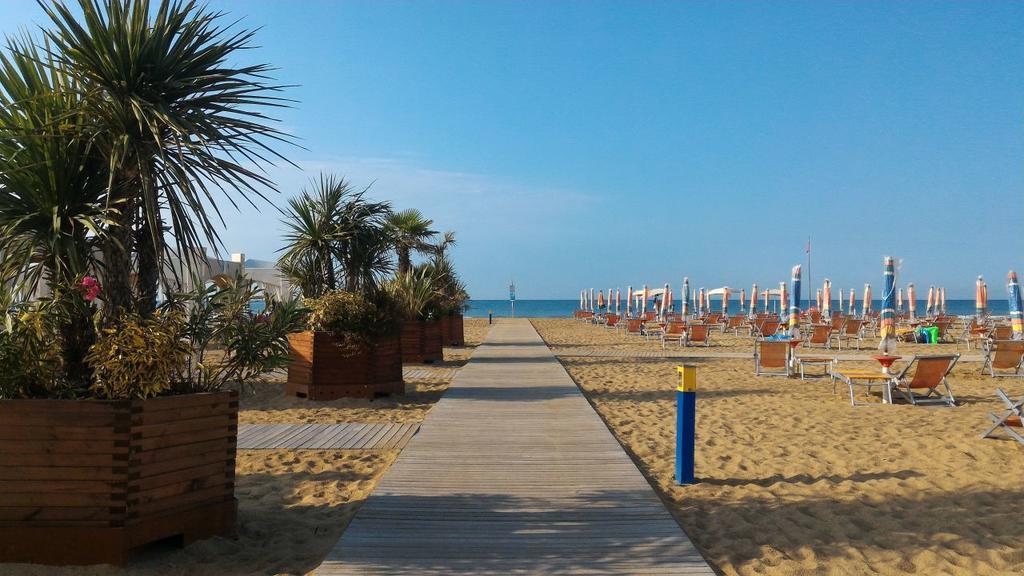 Appartamenti Narcisi Bibione Buitenkant foto